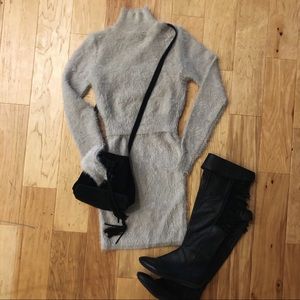 (VNTG) FUZZY BEAR TWO PIECE (SWEATER/ SKIRT)👇 ⁣